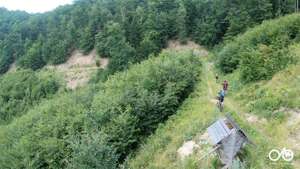 Cyklotrasa na e-bikoch Rudnianskou dolinou - výhľady do doliny